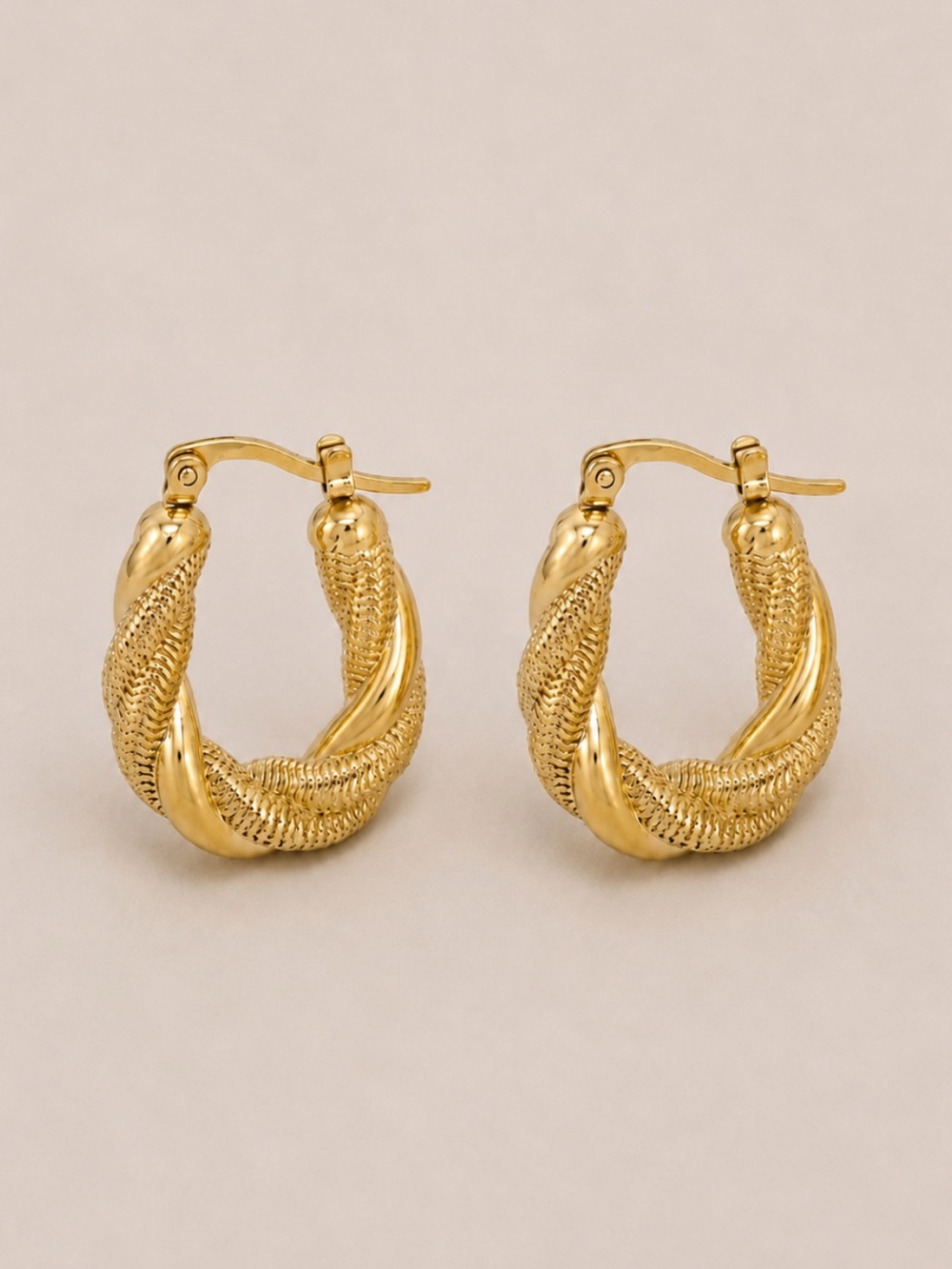 New! Preppy Charlotte Gold Twist Earrings (1034) NWOT
